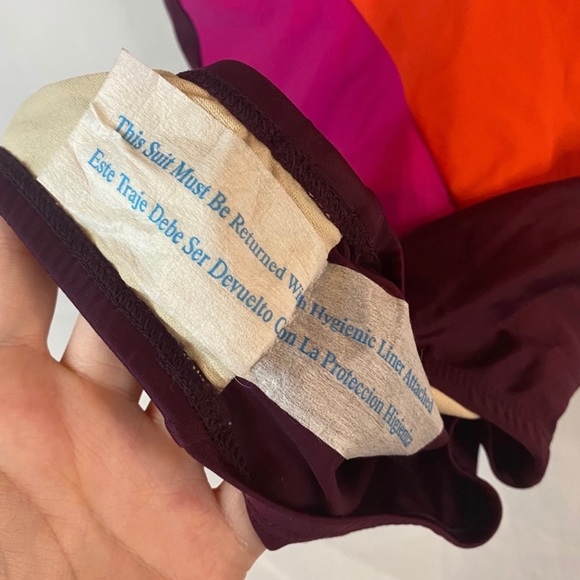 Women’s One Piece Color Block Swimsuit - Picture 9 of 11